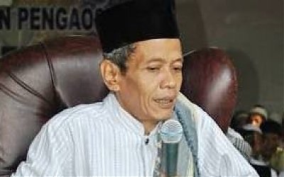 Catatan KH. Haris Shodaqoh Soal Corona; Antara Menjaga Tauhid dan Taat Pemerintah