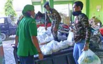Peduli Imbas Covid-19, NU Lamongan Bagikan 600 Sembako dan 1.500 Masker