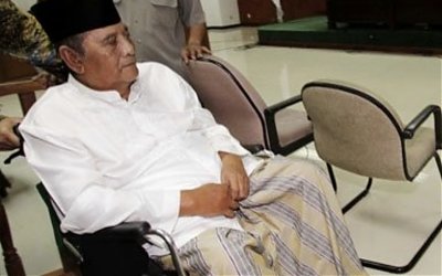 Innalillahi, Pengasuh Pesantren Krapyak KH. Atabik Ali Wafat