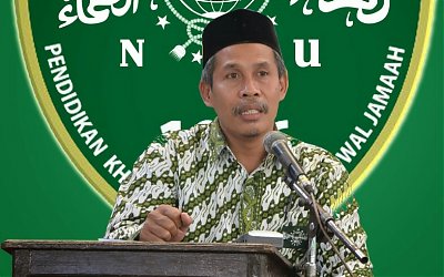 Kiai Marzuki Mustamar: Tidak Usah seperti NU