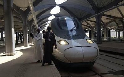 Raja Salman Resmikan Kereta Cepat, Persingkat Jarak Tempuh Mekah - Madinah