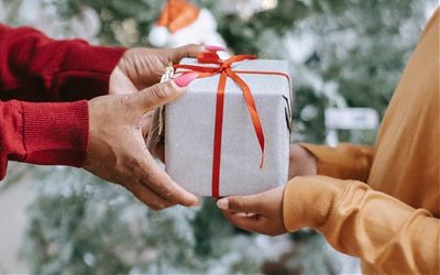 Keutamaan Memberi Hadiah Pada Ulama