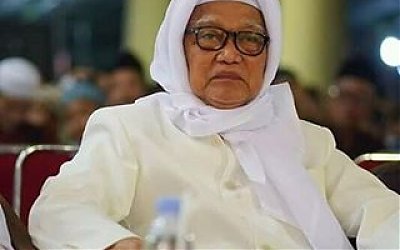 Kisah KH. Anwar Mansur yang Dapat Diteladani