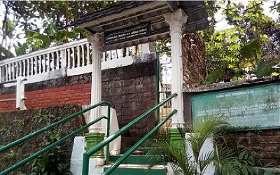 Safari Ziarah dan Berdoa di Makam KH. Ahmad Sanusi Sukabumi