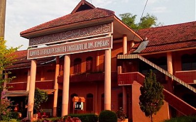 Wisata Ziarah dan Bertafakur di Makam KH. Tamim Irsyad Jombang