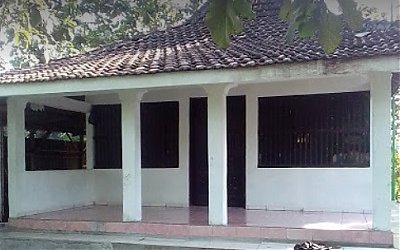Wisata dan Ziarah di Makam Mbah Syarifah Fatimah Kudus (Mbah Plinteng)