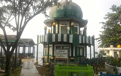 Wisata Ziarah dan Bertawassul di Makam Syekh H. M. Arsyad Pagatan bin Mufti Syekh H. M. As’ad Al-Banjari