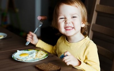 Agar Anak Cerdas Sering - Seringlah  Makan Telur, Apa Bener?