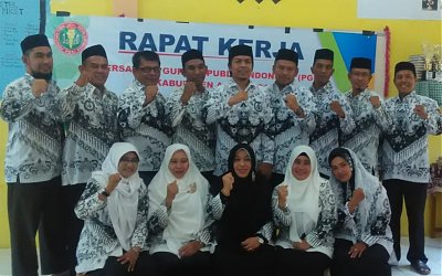 Konsolidasi Internal PGRI Aceh Besar melalui Raker