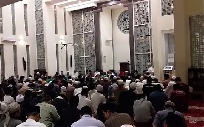 Sempat Dibubarkan, Jamaah Maulid di Masjid Emerald Bintaro Membludak