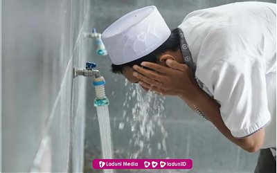 Pengertian Wudhu, Niat, Hukum dan Doanya