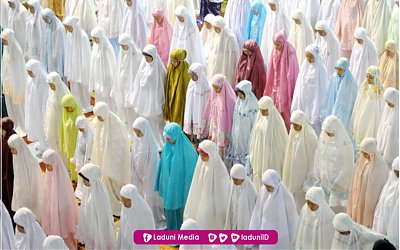 Posisi Imam Perempuan dalam Jamaah Shalat Perempuan
