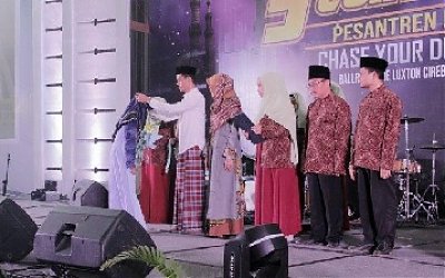 Santri Bina Insan Mulia Cirebon Raih Beasiswa di Timur Tengah dan Eropa