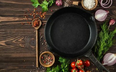 Memasak Pakai Wajan Gosong Disebut Bisa Picu Kanker