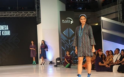 Jogja Fashion Festival 2019, Keanggunan Tenun Ikat Kediri Curi Perhatian