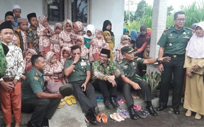 Tim Wasev Beri Santunan Kepada Santri Ketika Tinjau Pembangunan Musholla