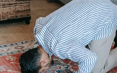 Sepuluh Orang yang Tidak Diterima Amal Shalatnya