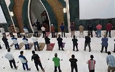 Ustadz Ma'ruf Khozin: Shaf tidak Rapat apakah Shalatnya Batal?