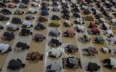 Panduan Shalat Jumat di Tengah Wabah COVID-19