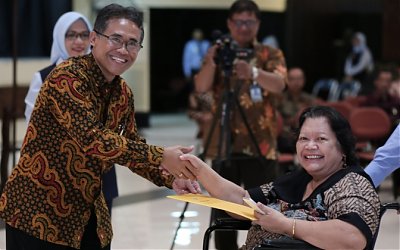 UGM Berikan Penghargaan kepada 442 Dosen dan Tenaga Kependidikan