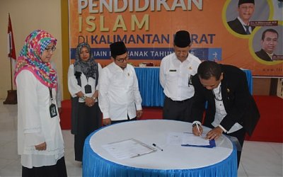 FTIK IAIN Pontianak Gelar Studium General