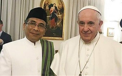 Temui Paus Fransiskus, Gus Yahya Ajak Tokoh Agama Dunia untuk Selesaikan Konflik