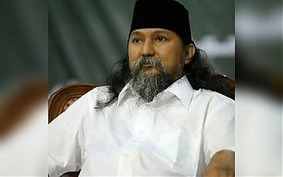 Habib Umar Muthohar Pernah Mensyahadatkan Kuburan Kristen