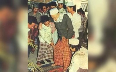 Kisah Keteladanan Mbah Ali Saat Diserang Orang Tak Dikenal