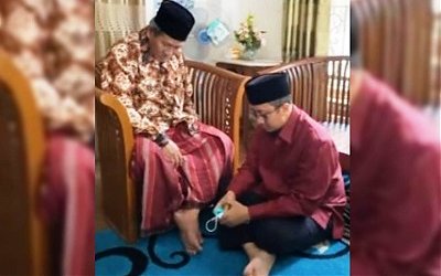 Momen Ustadz Yusuf Mansur Setoran Quran kepada KH.R.M. Najib Abdul Qodir Al Munawwir Krapyak