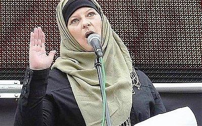 Adik Tony Blair: Ajaran Islam Mendorong Kami Menjadi Muslim