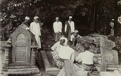 Pemugaran Makam Sunan Gresik yang Pertama Kali