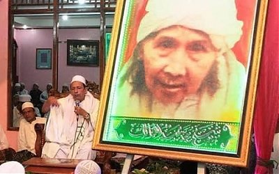 Mbah Kiai Malik Purwokerto dan Kisah Air Putih yang Wangi