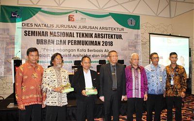 Seminar Nasional SENTARUM 2018 Jurusan Arsitektur Politeknik Negeri Pontianak Sukses Digelar