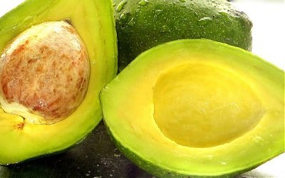 Buah Alpukat kaya Manfaat bagi Ibu Hamil dan Janin