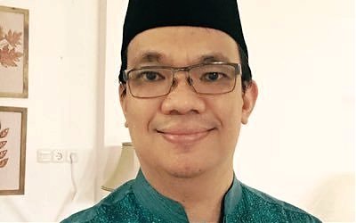 Mengutamakan Adab di Atas Perintah