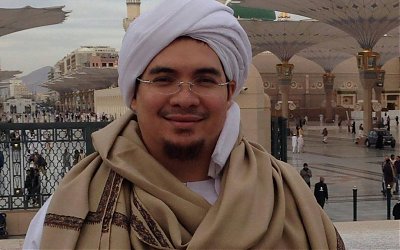 Belajar dari Ketawadhuan Al Habib Jindan bin Novel