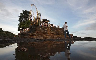 Mendapat Penolakan Masyarakat, Kontes Kecantikan Berbau LGBT Batal Digelar di Bali