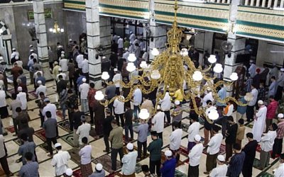 Wajibkah Syahadat Di Dalam Khutbah Jumat? Berikut Penjelasannya