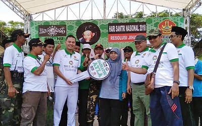 Pemkab Tegal Ramaikan Hari Santri dengan Jalan Santai bareng Ulama dan Santri