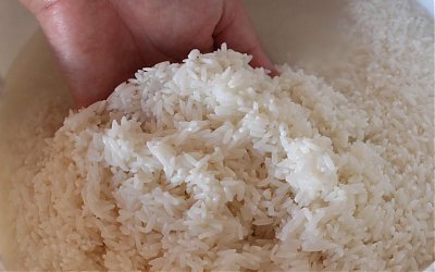 Adab Mencuci Beras Agar yang Mengonsumsi Dilembutkan Hatinya