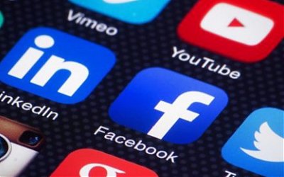 Kiai yang Tersandera Media Sosial