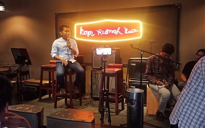 Komintas NGEMIL Gelar Ngaji Perdana di Cafe