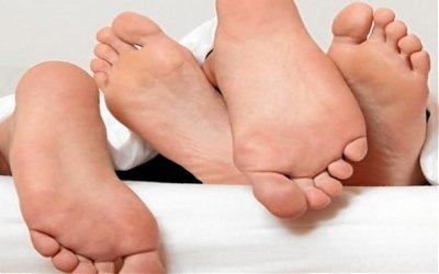 Status Pelaku Zina: Perspektif Antar Aliran