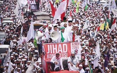 Membaca Ulang Islam yang Terhina