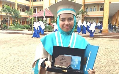 Subhanallah, Santriwati Asal Garut Ini Mampu Hafalkan Al-Qur’an Hanya Dalam 1,5 Bulan