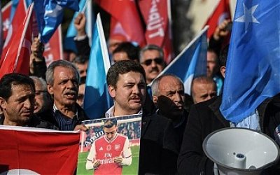 Jangan Lugu Melihat Kasus Uighur