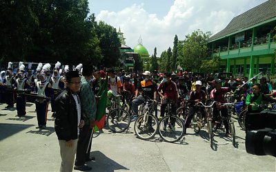 Peringatan Maulid Nabi, Pesantren Tarbiyatut Tholabah Lamongan Gelar Gowes Bersama Santri
