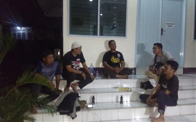Belum Dapat Kepastian Soal Gaji, Guru Honorer Kayong Utara Menginap di Kantor Dinas Pendidikan Kalba