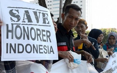 Perhatikan Status Guru Honorer