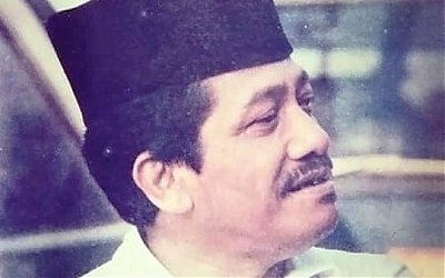 Kisah Gus Miek Tetap Mampir di Warung Tukang Becak Meski Bawa Mobil Mercy